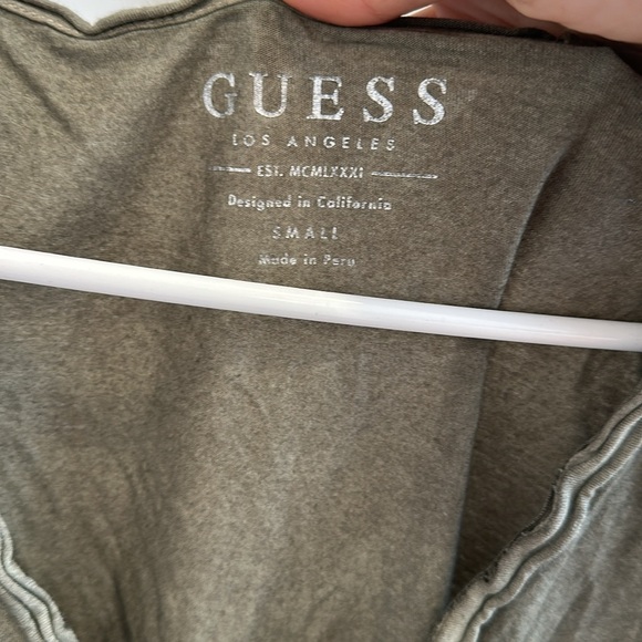 Guess t-shirt - Picture 3 of 3